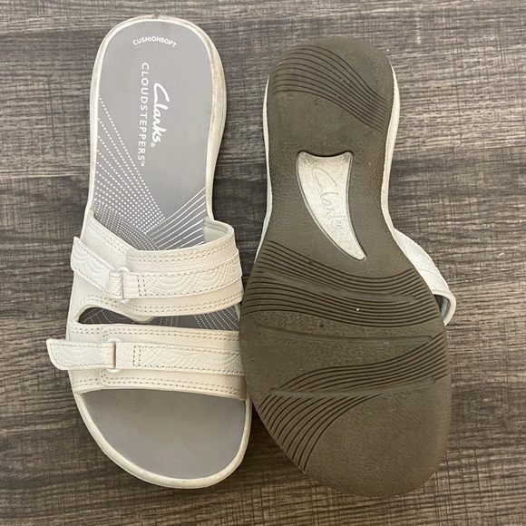 Clarks Women's Cream Slide Sandals - Picture 3 of 4